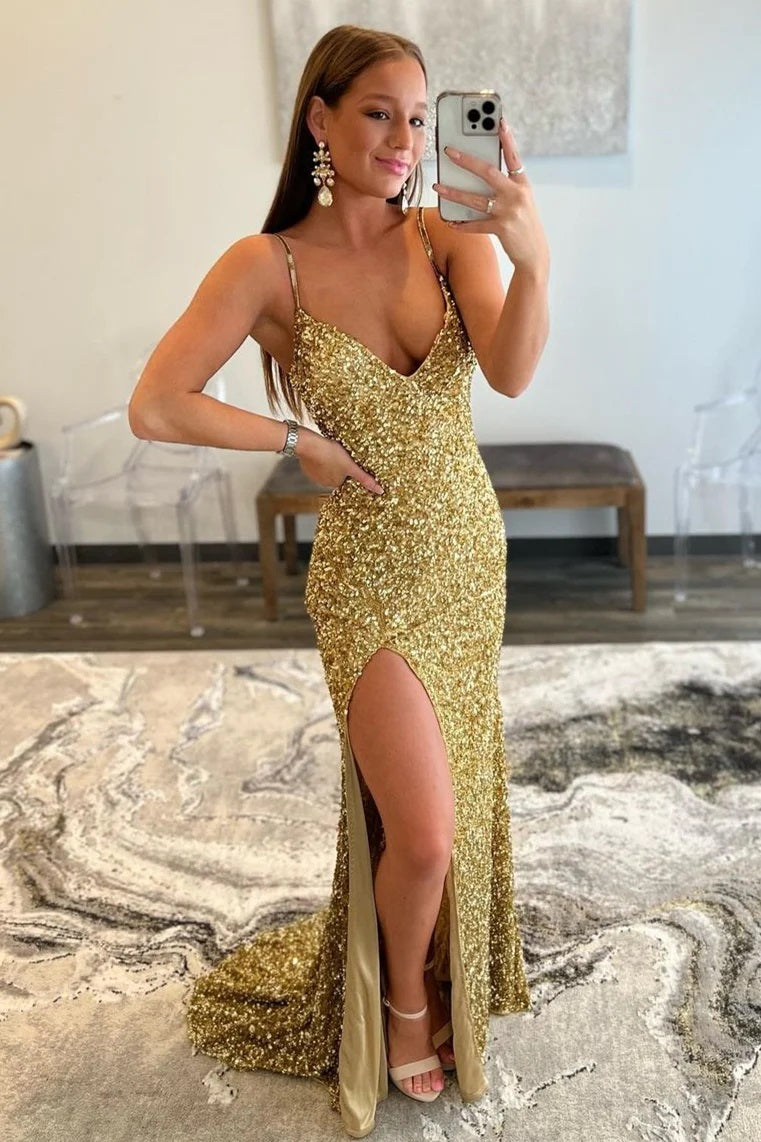 Encantador vestido de fiesta largo de sirena con escote en V y lentejuelas doradas con abertura