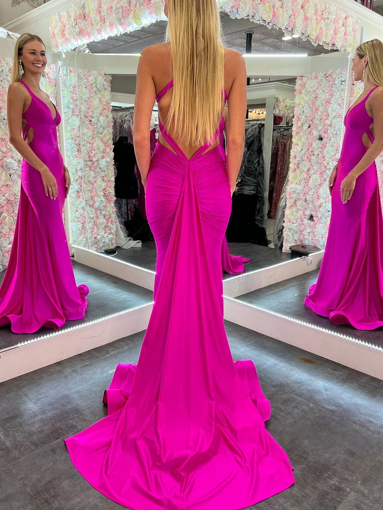 Meerjungfrau Rosa V-Ausschnitt Rückenfreies Satin Langes Ballkleid