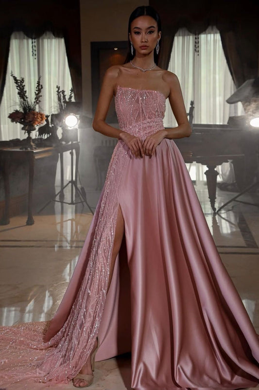 Langes, trägerloses, ärmelloses Ballkleid in A-Linie mit Pailletten und Schlitz