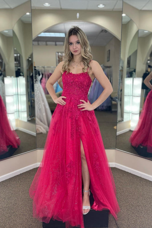 Vestido de fiesta largo fucsia de tul con escote redondo, abertura y apliques