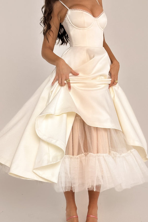 Ärmelloses Tutu-Maxikleid mit Strumpfhaltern und V-Ausschnitt