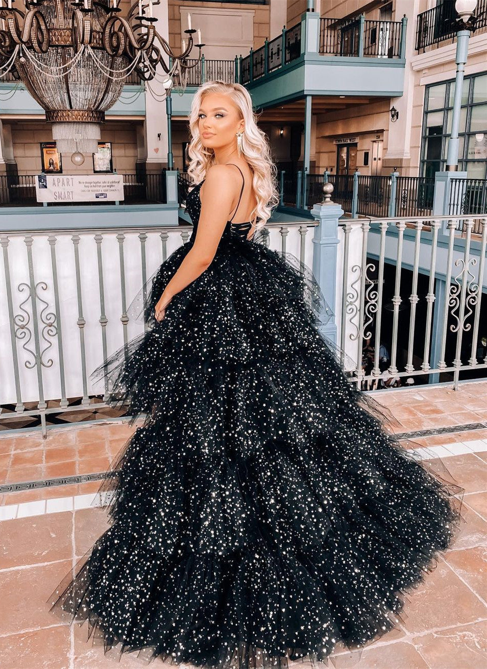 Roycebridal Nathalia | Vestido de fiesta de tul con corte A, tirantes finos y capas, corte asimétrico