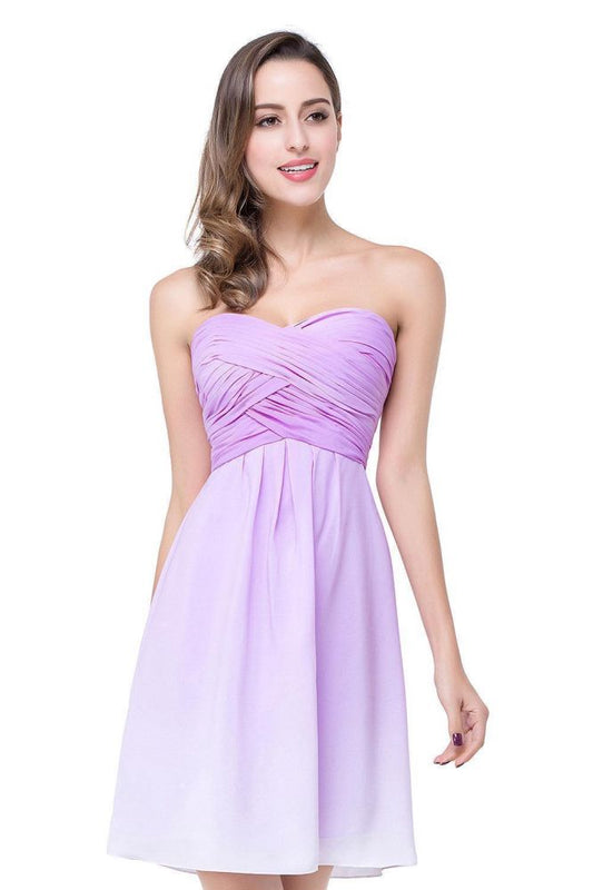 Vestido de dama de honor de gasa sin tirantes con corte A y drapeado