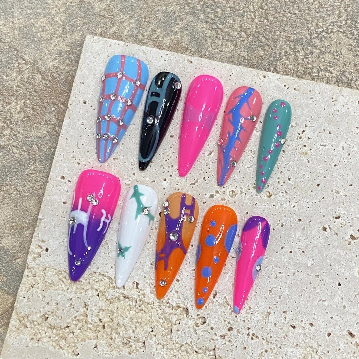 Venta caliente, diseño popular de uñas postizas coloridas con estampado de almendras largas y puntiagudas, uñas postizas tipo ballet.