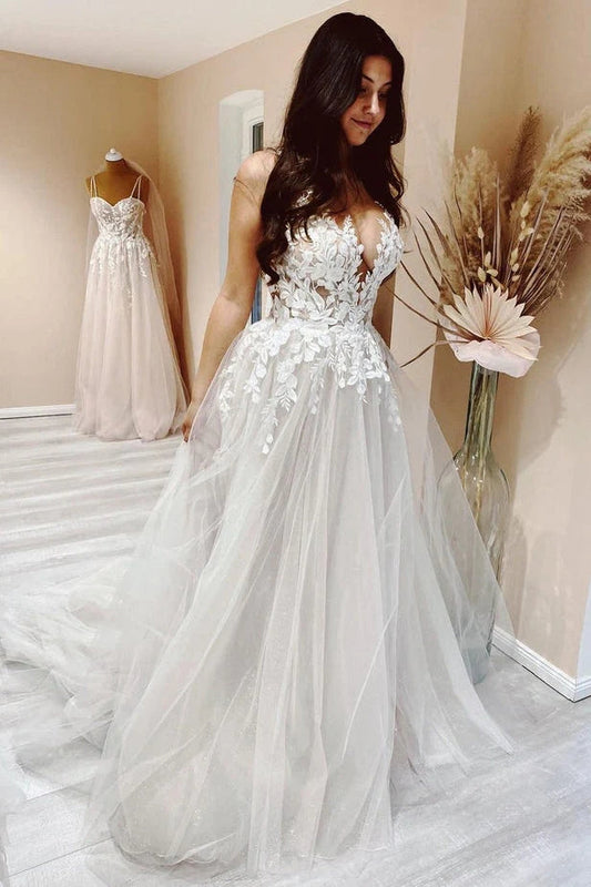 Vestido de novia de playa con apliques de encaje y tul con escote en V y corte A