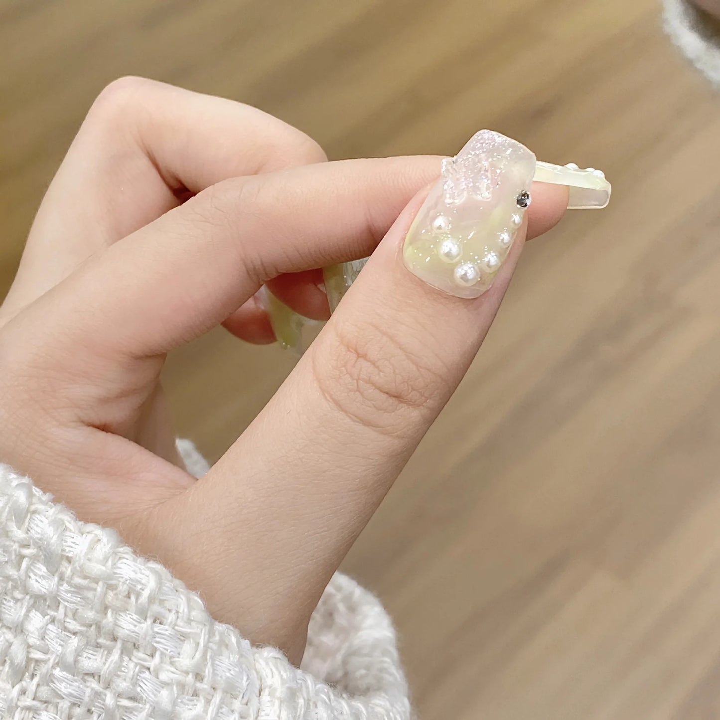Venta directa de fábrica, uñas postizas largas trapezoidales con degradado verde, largas, con purpurina, de lujo, pintadas a mano.