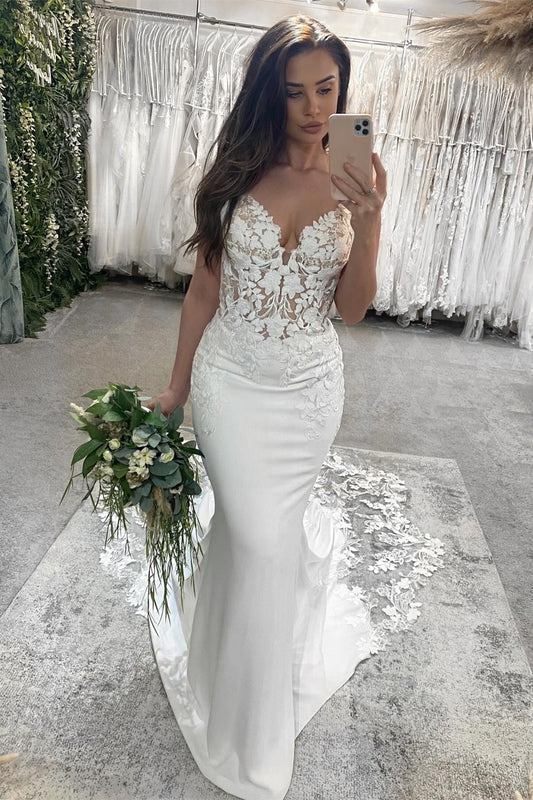 Hermosos vestidos de novia de sirena con tirantes finos, sin mangas y encaje con lentejuelas