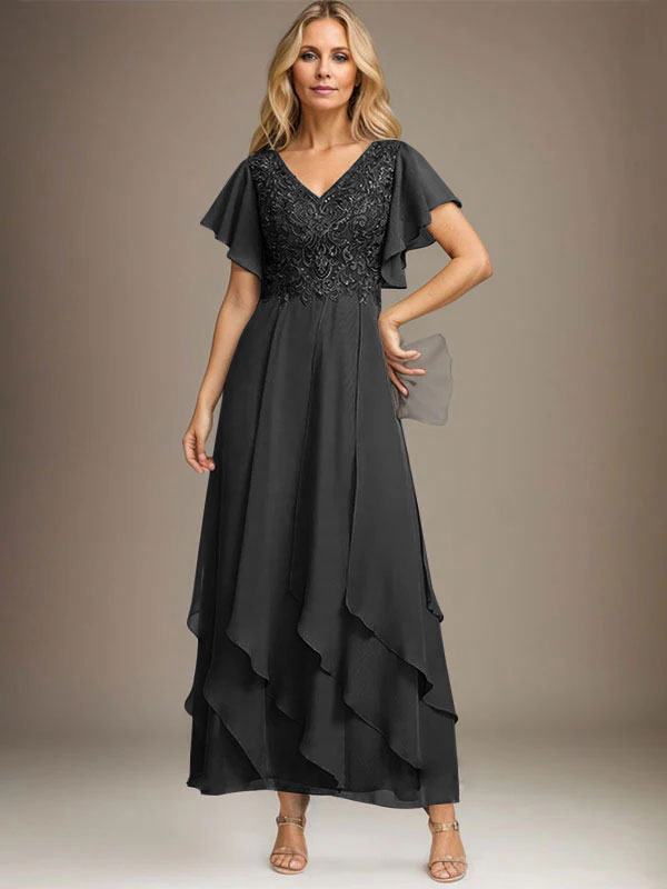 A-Linien-Kleid mit V-Ausschnitt, knöchellang, Spitzenchiffon und kaskadierenden Rüschen