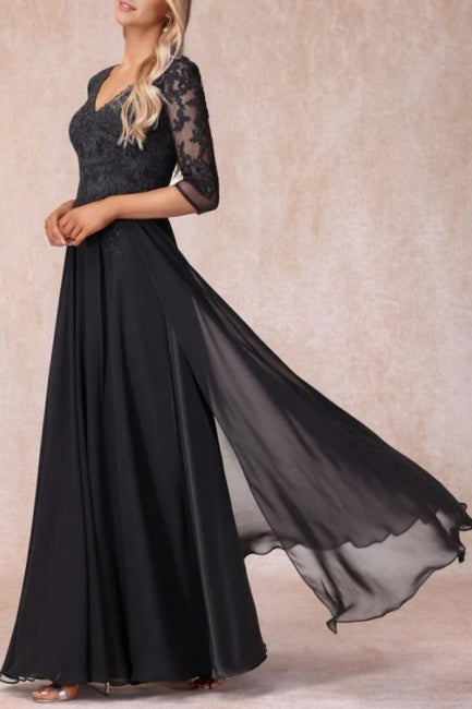 Vestido negro largo de gasa con escote en V y encaje para madre de la novia con mangas