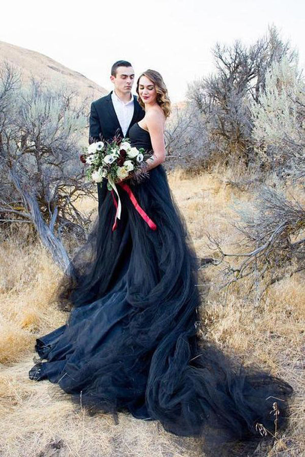 Schwarze Gothic Brautkleider A-Linie Ärmellos Mit Schleppe