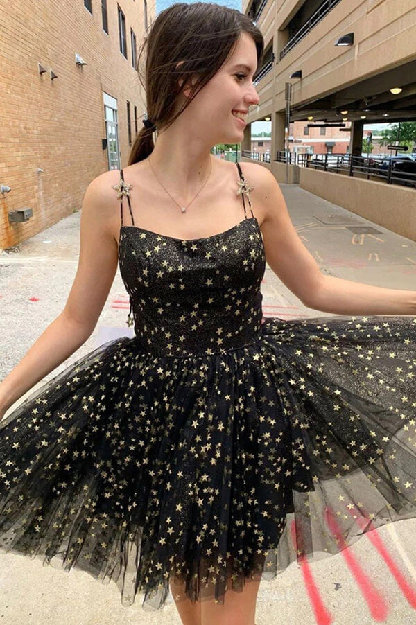 Schwarzes A-Linien-Kurzballkleid aus Tüll mit Spaghettiträgern und Sternen