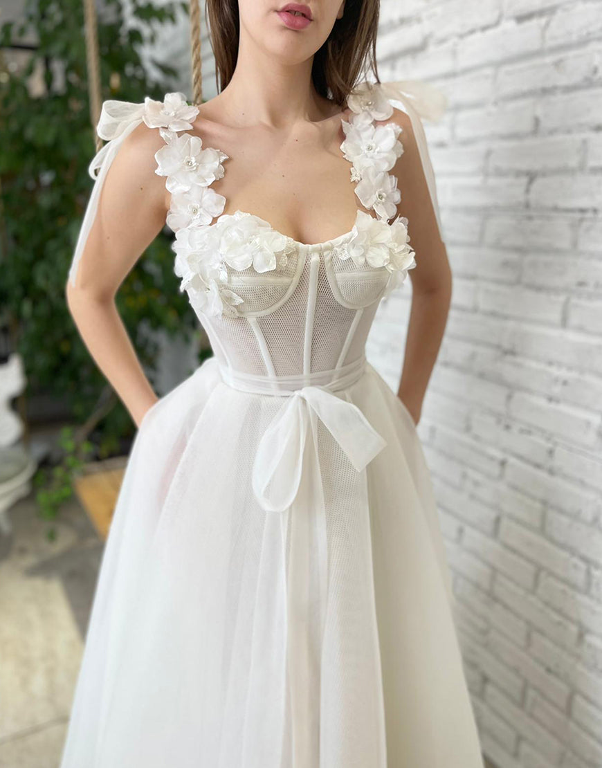 Vestido blanco de fiesta con flores