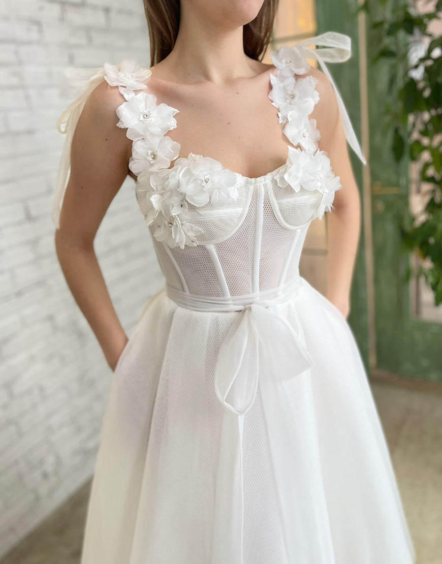 Vestido blanco de fiesta con flores