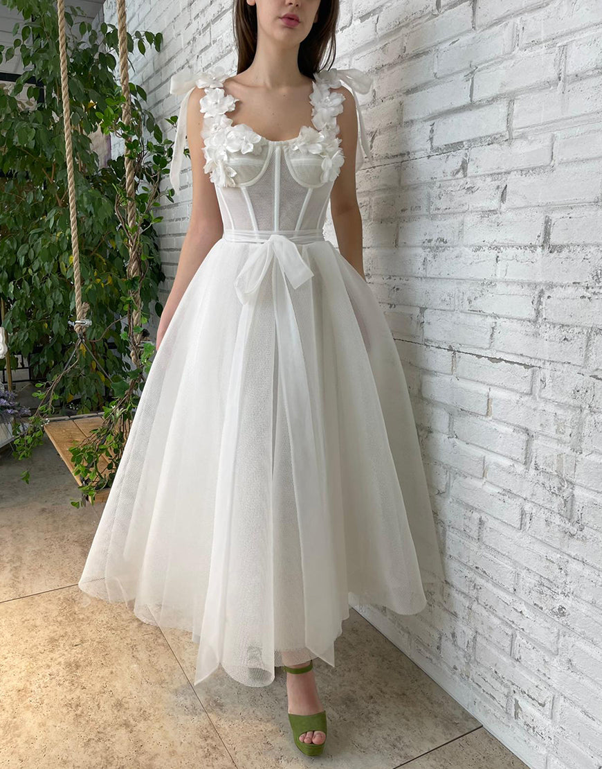 Vestido blanco de fiesta con flores