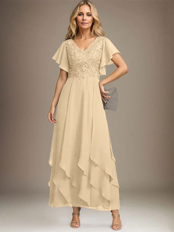 A-Linien-Kleid mit V-Ausschnitt, knöchellang, Spitzenchiffon und kaskadierenden Rüschen