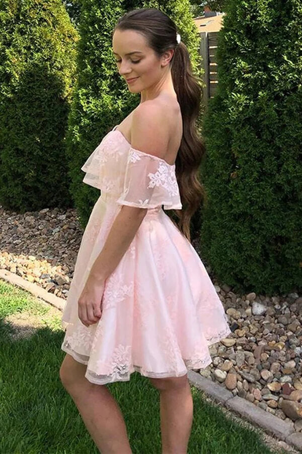 Charmantes A-Linien-Heimkehrkleid mit schulterfreier Spitze, kurze Partykleider