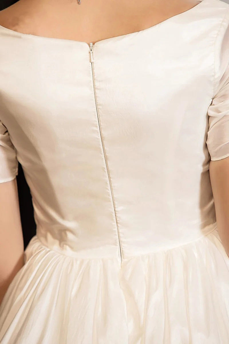 Klassisches A-Linien-Brautkleid mit V-Ausschnitt und kurzen Ärmeln und Falten im Bohemien-Stil