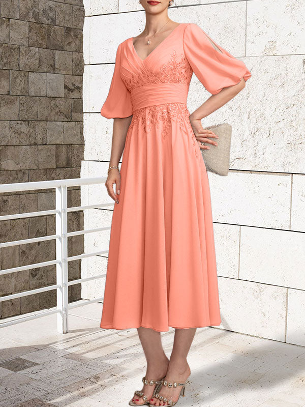 A-Linie V-Ausschnitt Wadenlanges Chiffon-Kleid für die Brautmutter mit Plissee