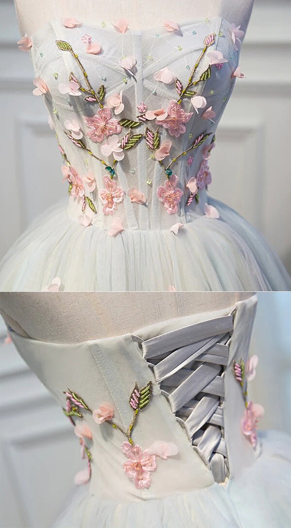 Süßes graues Tüll A-Linie Herzausschnitt Kurzes Heimkehrkleid mit Blumen