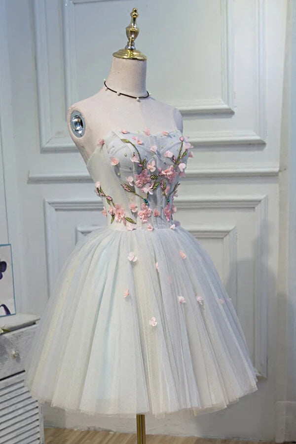 Süßes graues Tüll A-Linie Herzausschnitt Kurzes Heimkehrkleid mit Blumen