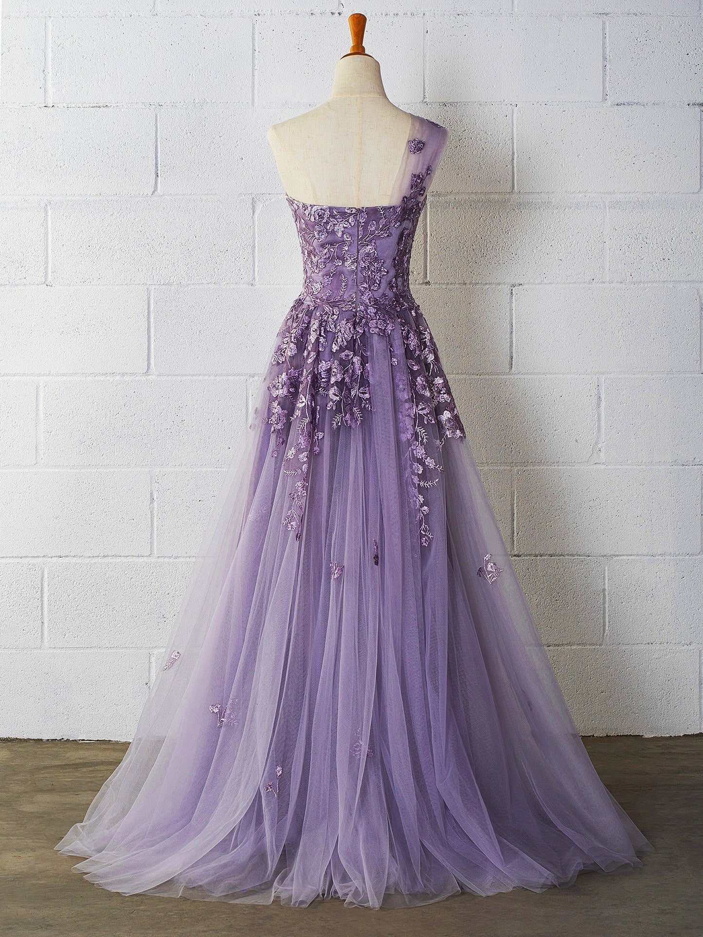 Vestido de fiesta de tul con escote corazón, un hombro y largo hasta el suelo