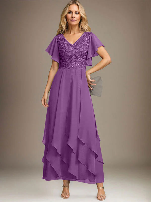 A-Linien-Kleid mit V-Ausschnitt, knöchellang, Spitzenchiffon und kaskadierenden Rüschen