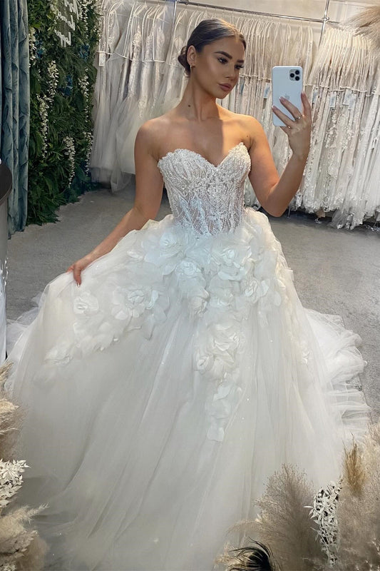 Elegante A-Linie Trägerlose Ärmellose Spitze Pailletten Tüll Brautkleider
