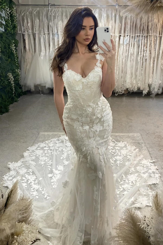 Elegantes Meerjungfrau-Brautkleid mit schulterfreiem, ärmellosem Tüll und Spitzenschleppe
