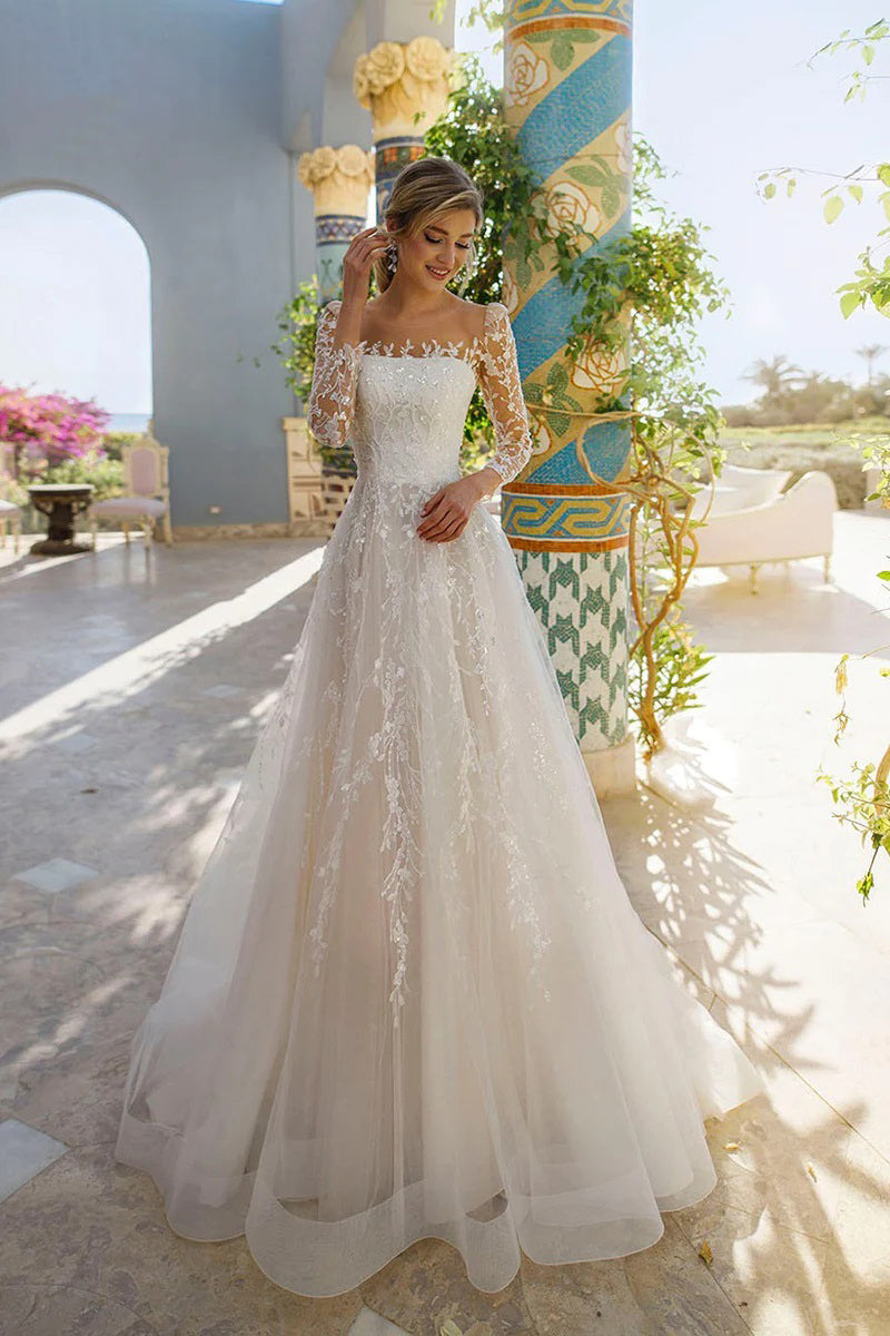 Elegant Long Sleeves Scoop Neck Lace Appliques Beach Wedding Dress