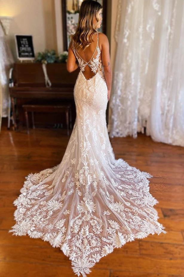 Elegante Meerjungfrau-Brautkleider mit V-Ausschnitt und Spitze im Bohemian-Stil