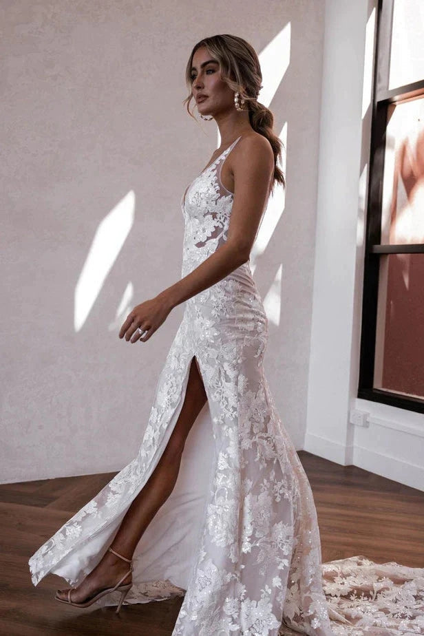 Elegante Meerjungfrau V-Ausschnitt Spitze Boho Brautkleider mit Schlitz