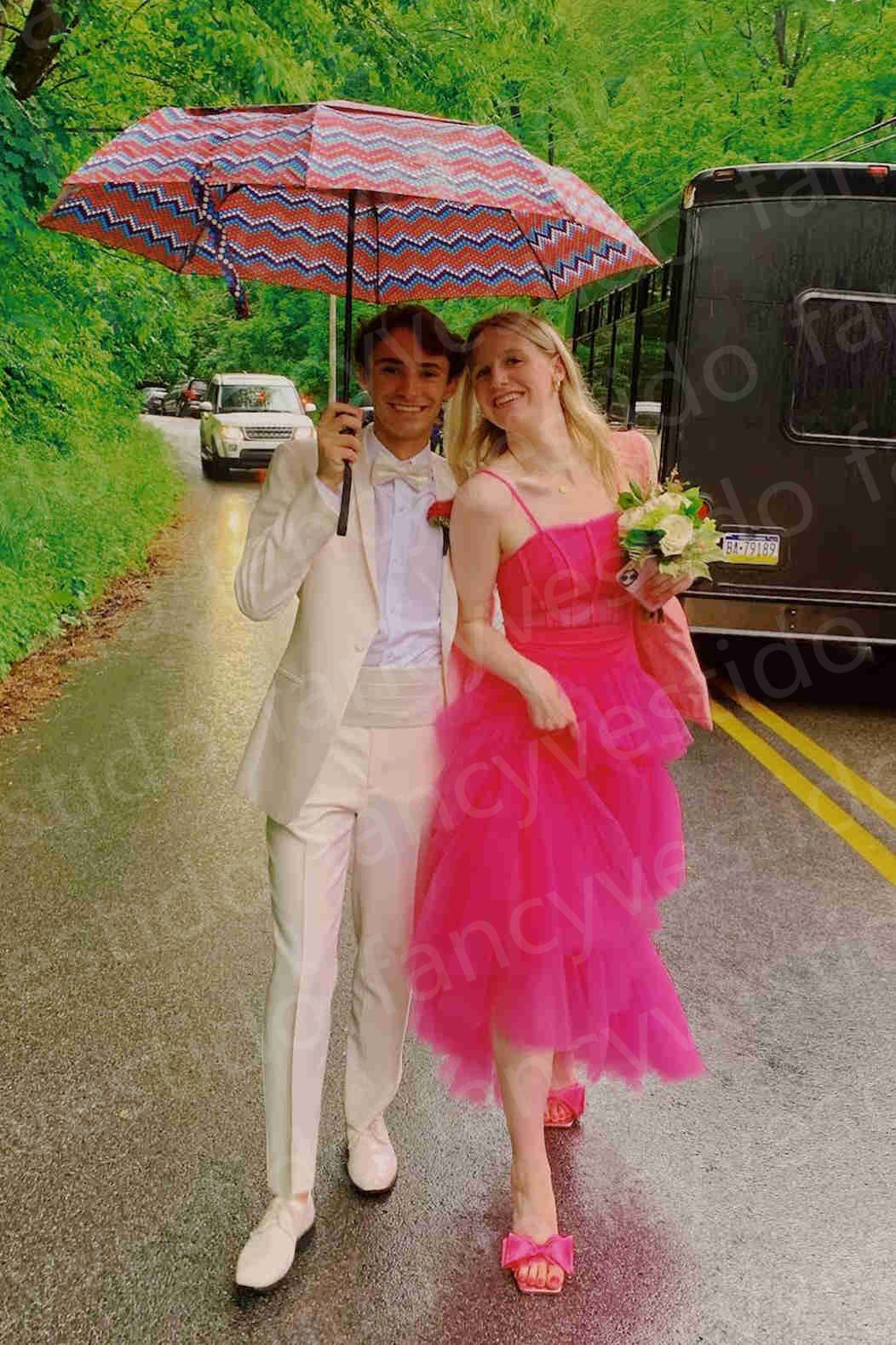 Vestido de fiesta de tul escalonado rosa intenso de princesa Roycebridal