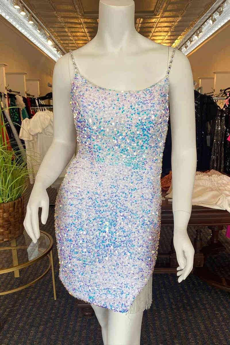Figurbetontes Homecoming-Kleid mit Spaghettiträgern und Pailletten und Quaste