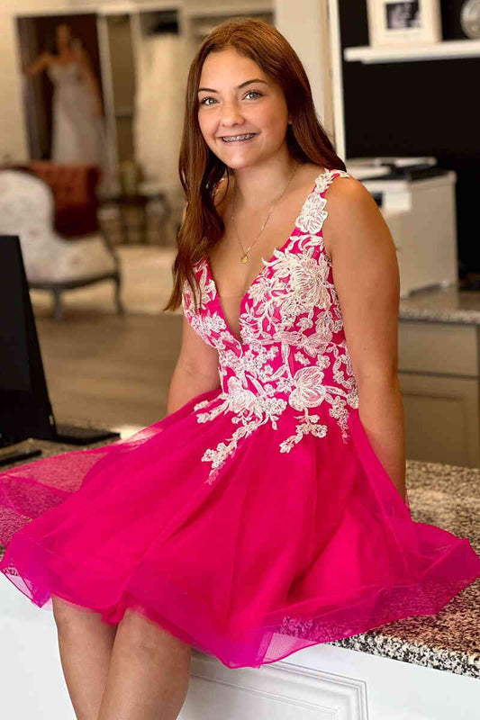 Vestido de fiesta de tul con escote en V y corte A con apliques