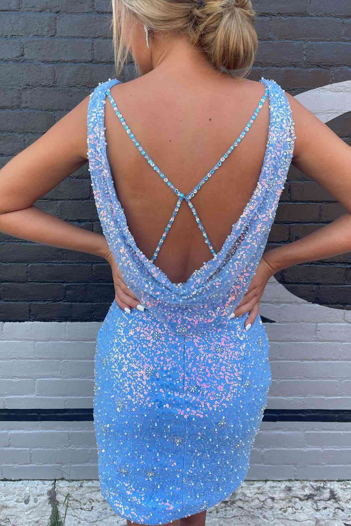 Himmelblaues Homecoming-Kleid mit Pailletten