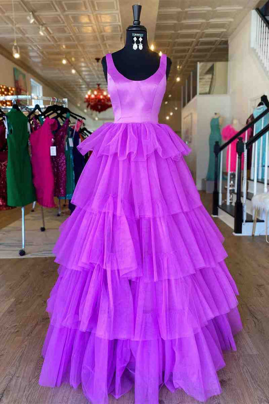 Vestido formal largo de tul escalonado color lila con cuello redondo y corte A