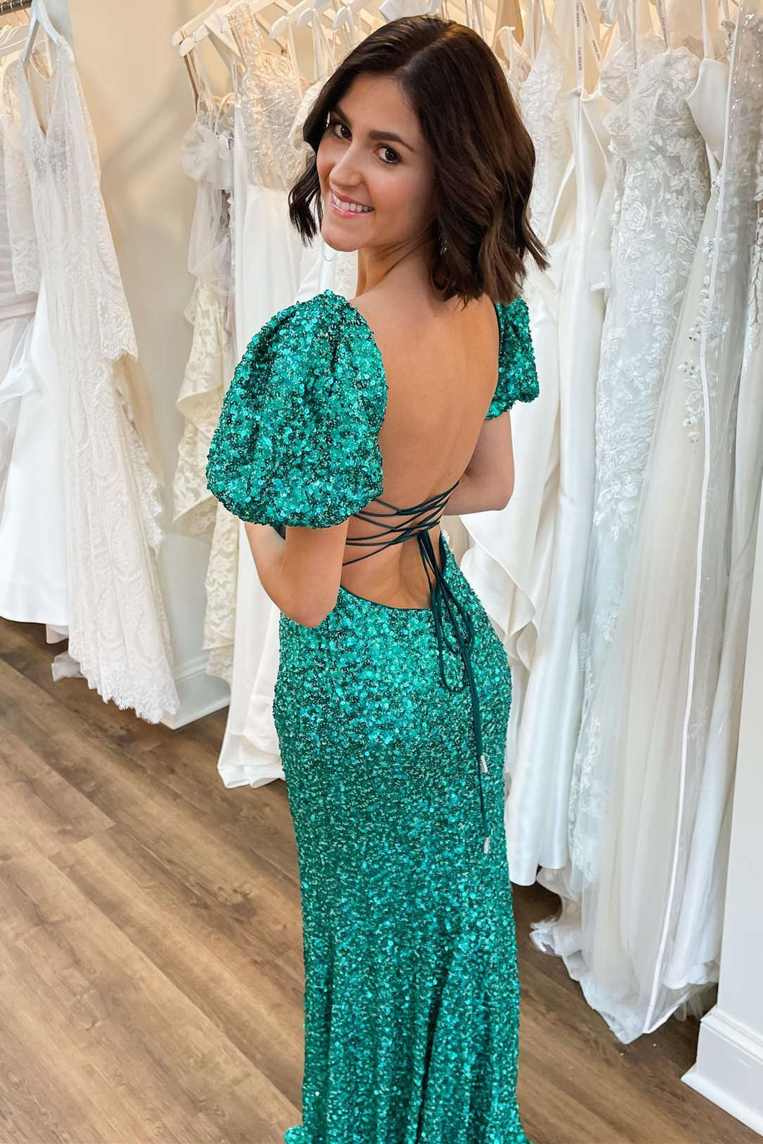 Vestido de fiesta de sirena con lentejuelas verde esmeralda y escote cuadrado