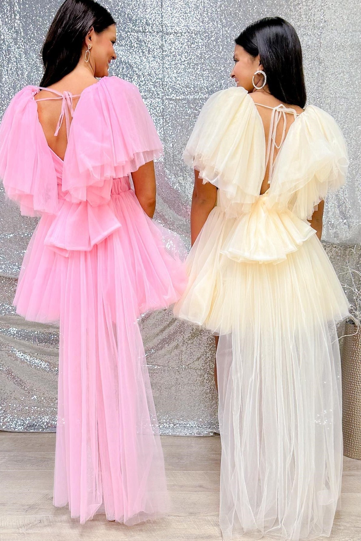 A-Linien-Heimkehrkleid aus Tüll mit tiefem V-Ausschnitt
