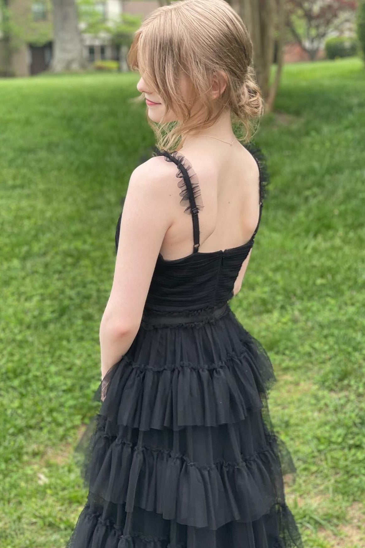 Roycebridal Yasmine | Vestido de fiesta negro de tul en capas, corte A y escote en V