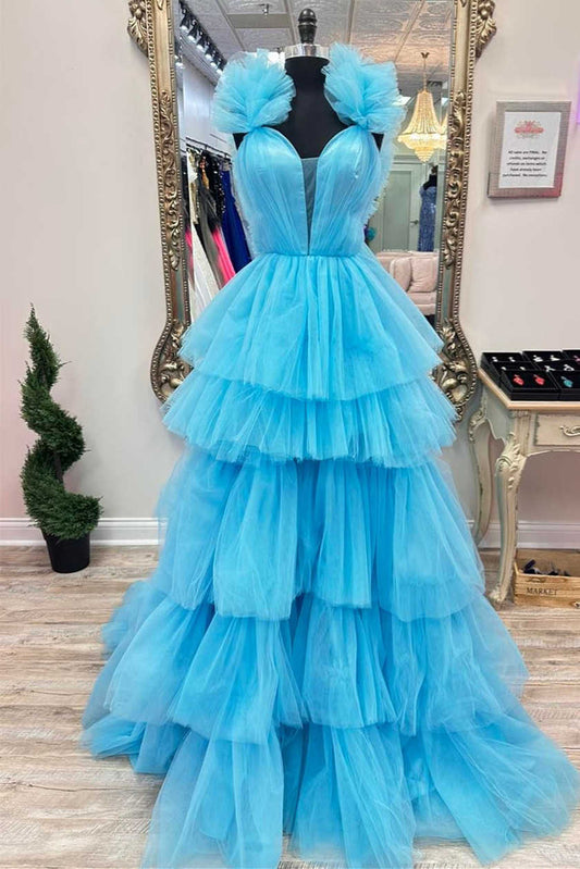 Vestido de fiesta azul claro con tirantes y volantes, corte A y capas
