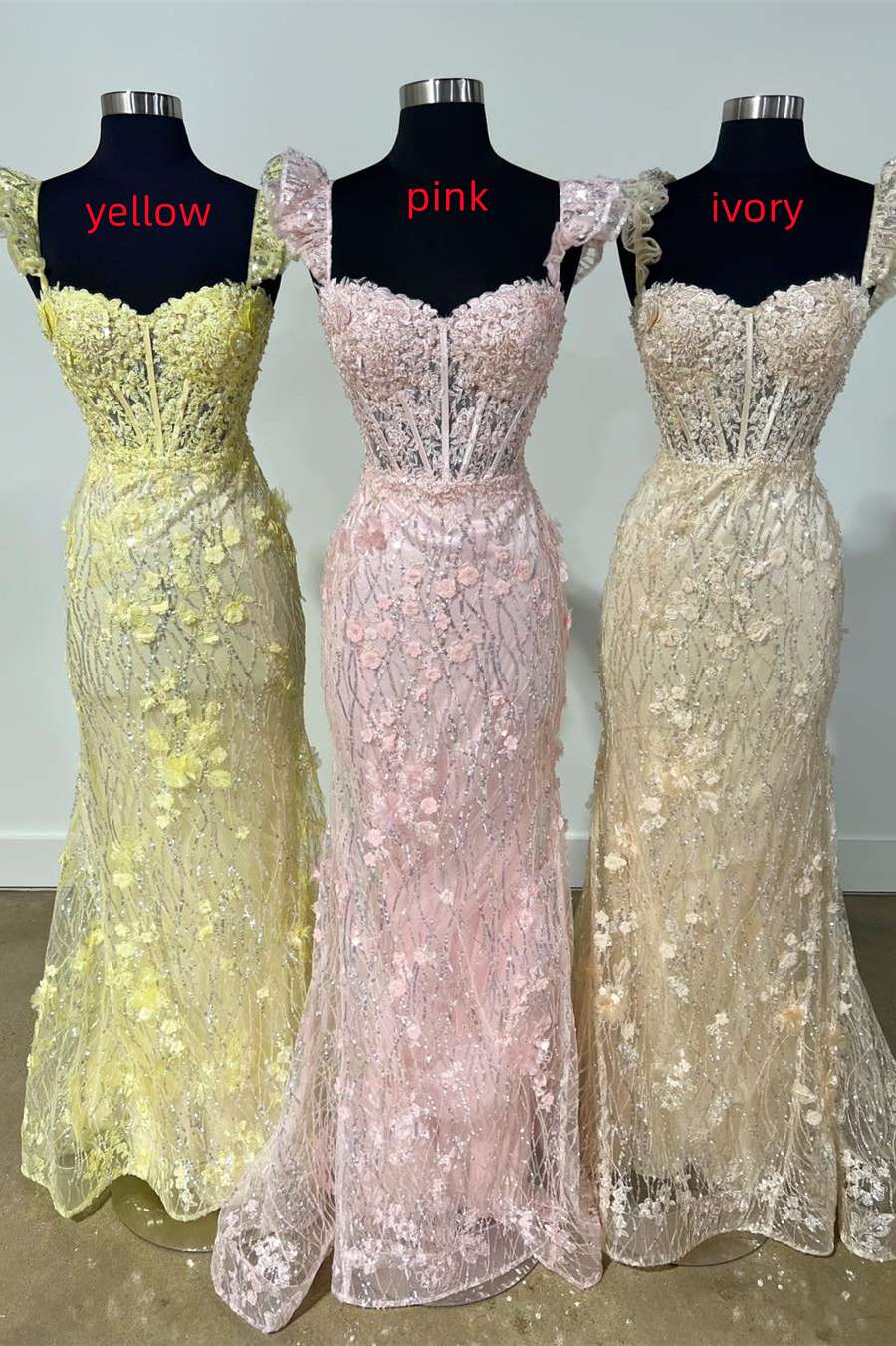 Vestido de fiesta largo estilo sirena con tirantes y volantes y flores 3D