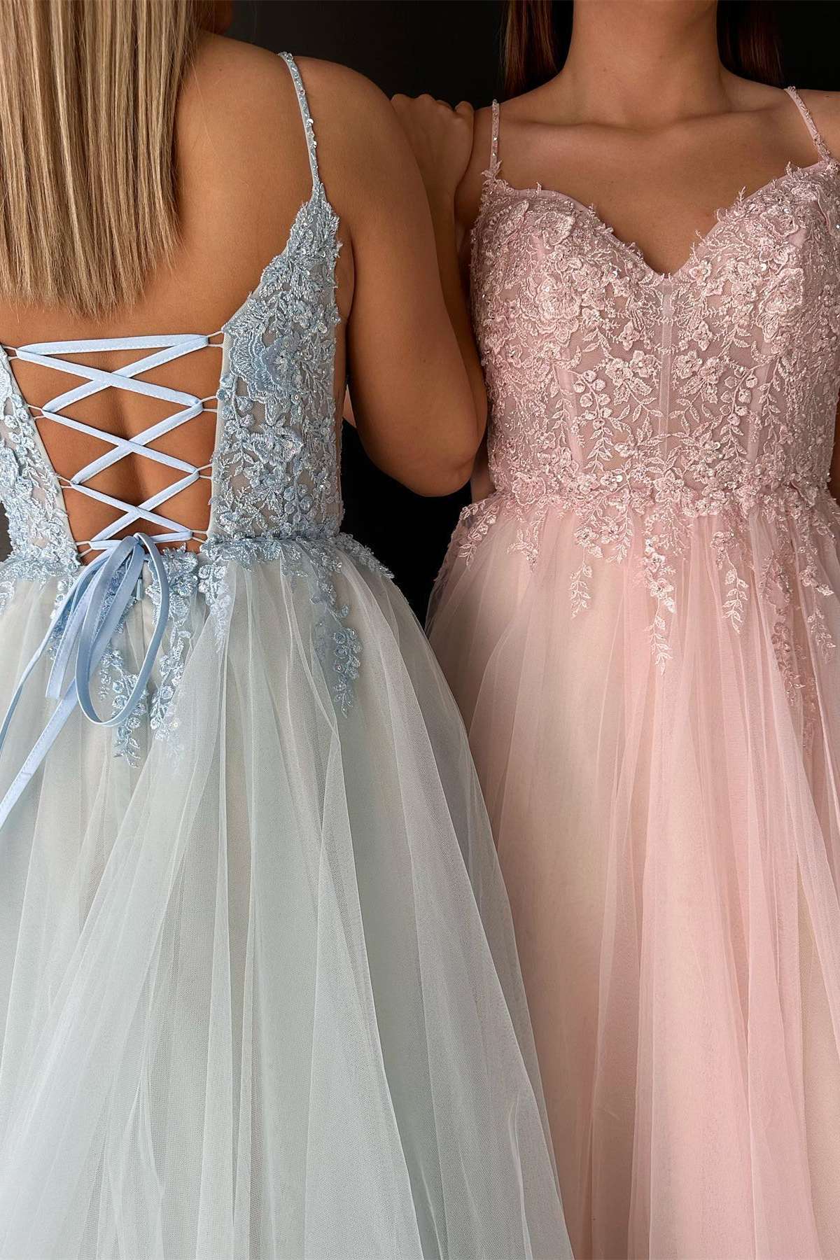 Vestido de fiesta de tul con escote en V, apliques de encaje y corte A