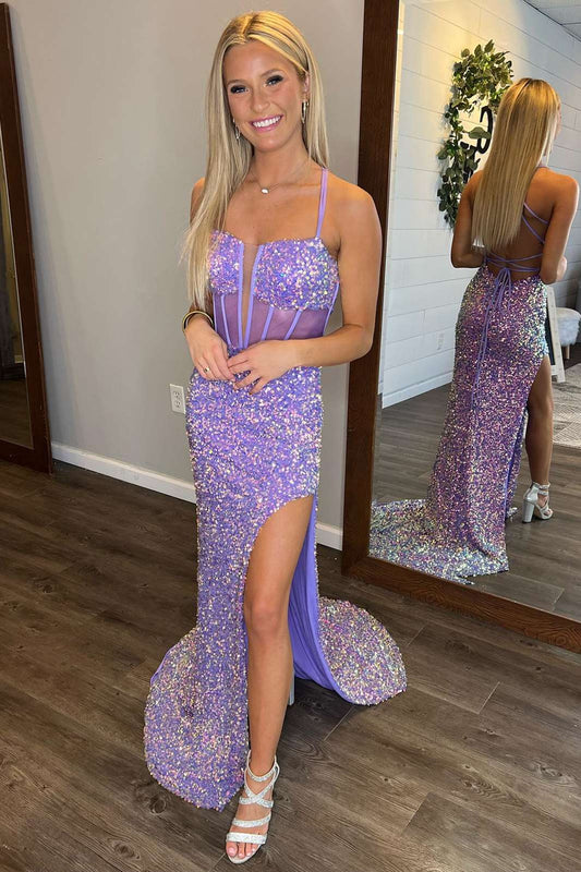 Vestido de fiesta de lentejuelas color lavanda con tirantes pronunciados