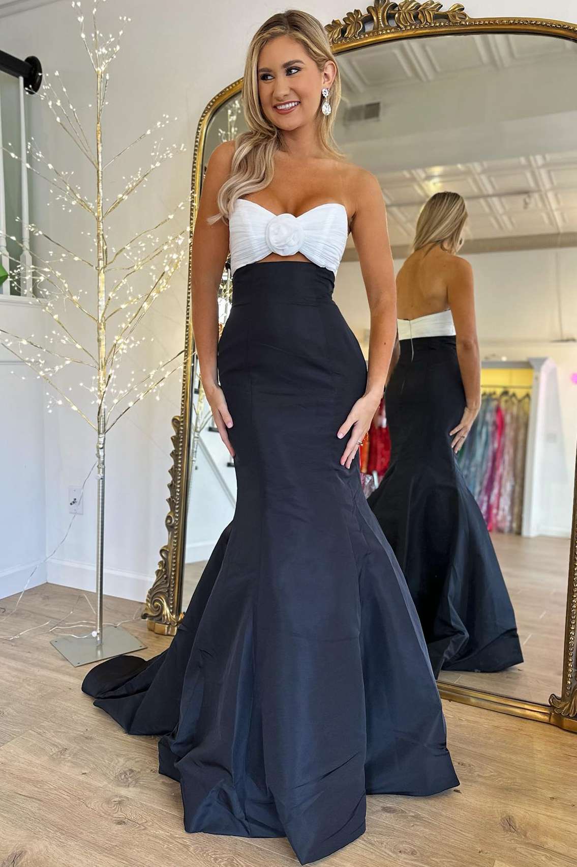 Vestido de fiesta de sirena fruncido blanco y negro sin tirantes