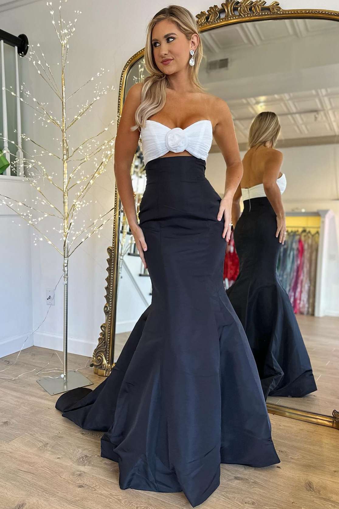 Vestido de fiesta de sirena fruncido blanco y negro sin tirantes