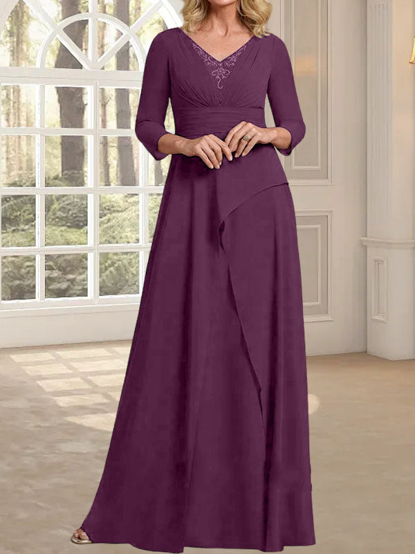 A-Linie, V-Ausschnitt, bodenlanges Chiffonkleid für die Brautmutter mit plissierter Perlenstickerei