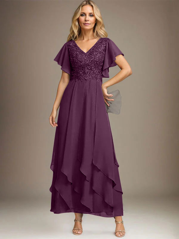 A-Linien-Kleid mit V-Ausschnitt, knöchellang, Spitzenchiffon und kaskadierenden Rüschen