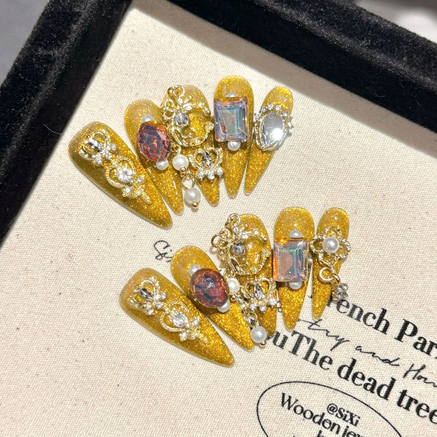 Autumn Luxury 3D Diamonds Style Handmade False Nails Gold Long Tips Press on Nails