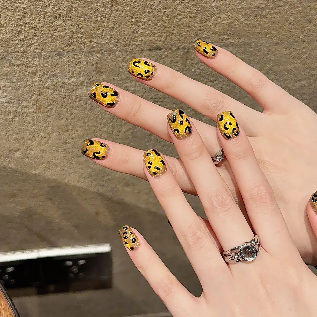 Uñas postizas reutilizables de diseño lujoso recién llegadas, uñas acrílicas cortas a presión, uñas artificiales
