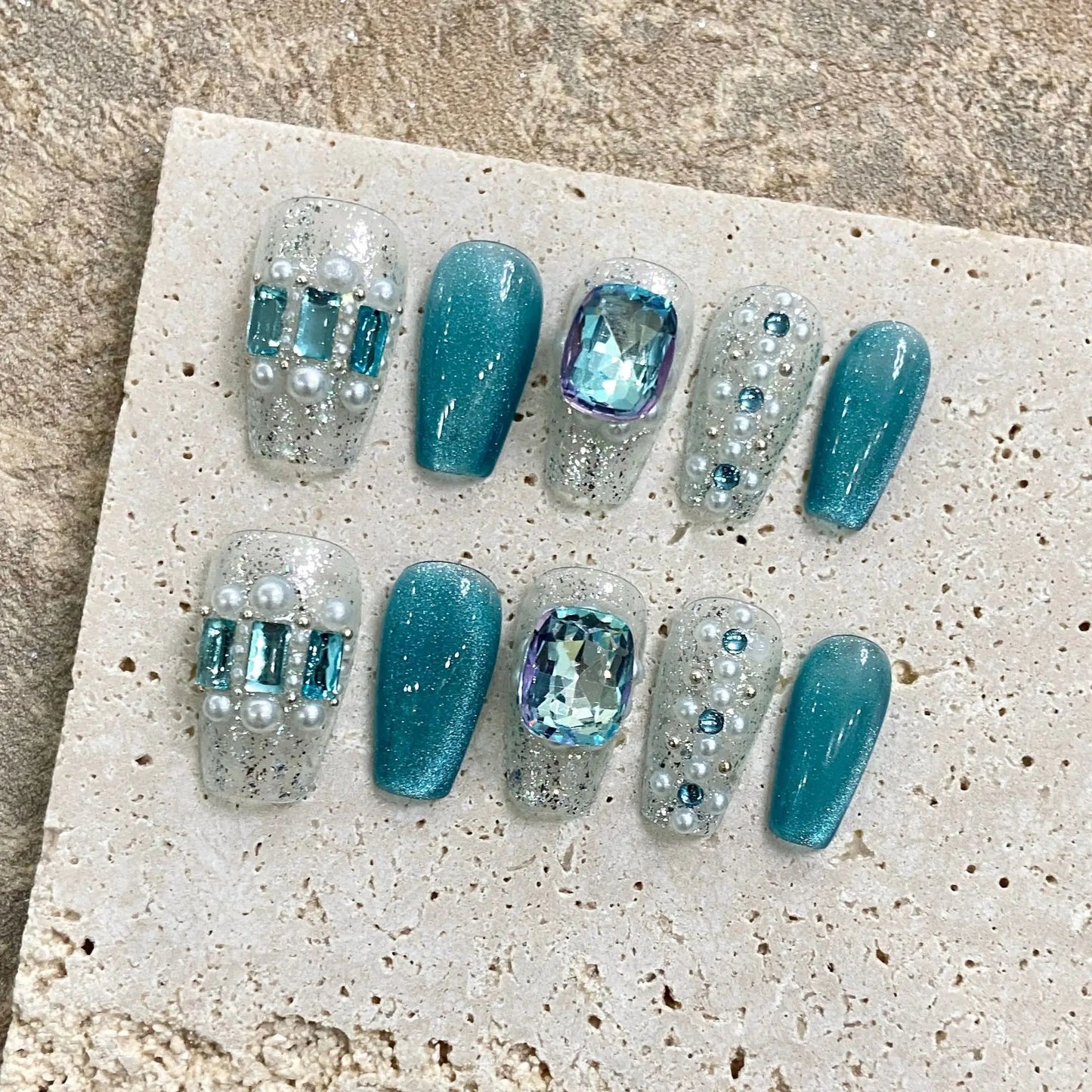 Nuevo estilo de uñas postizas artificiales de cobertura completa, cortas y de longitud media.